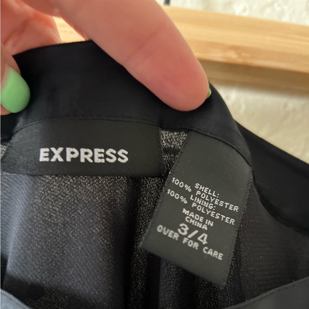 🥳Express🥳 Back Pleated Sequin Mini Skirt. Size 3/4 - Picture 6 of 7